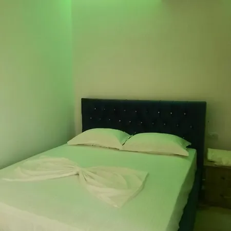 Megniar 3* Lushnjë