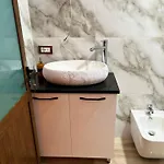 호텔 Megniar Lushnjë