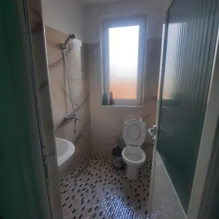 Megniar Hotel Lushnjë